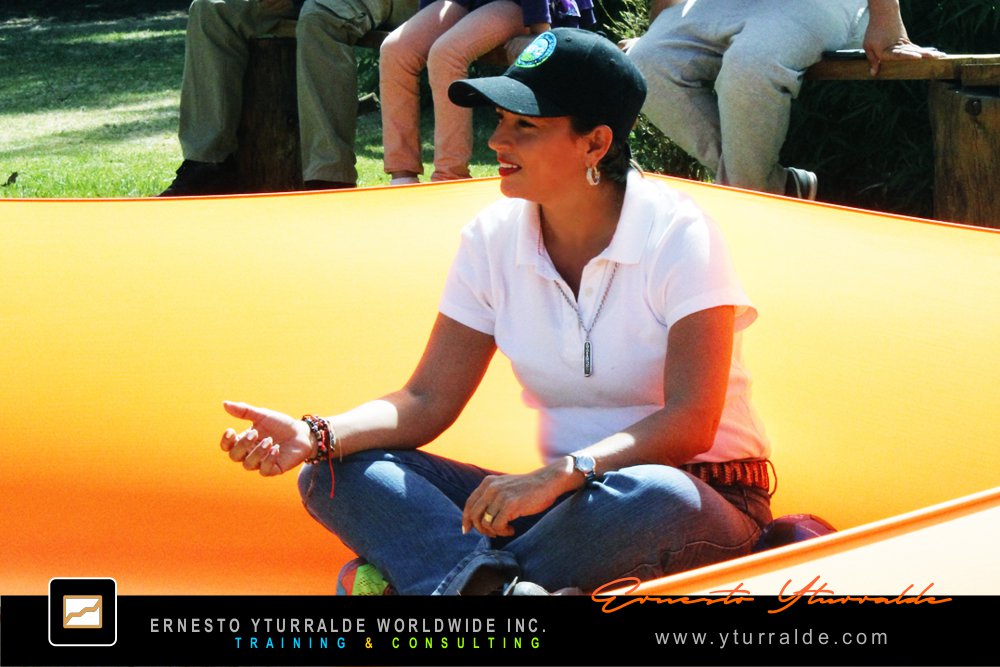 Equiperos | Team Building Bogotá | Actividades outdoor para fortalecer la confianza, el liderazgo y la comunicación