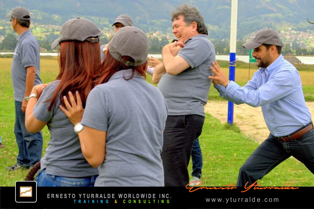 Equiperos | Team Building en Colombia | Dinámicas vivenciales con cuerdas bajas para la integración y colaboración de equipos