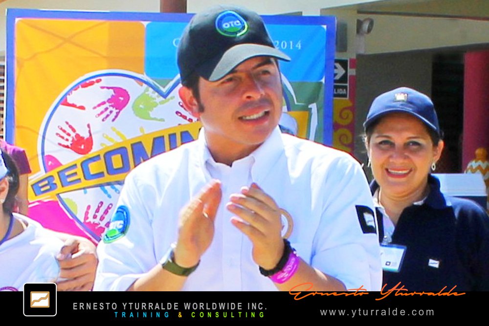 Equiperos | Team Building en Bogotá | Taller de Cuerdas Bajas con Ernesto Yturralde para fortalecer equipos de alto desempeño