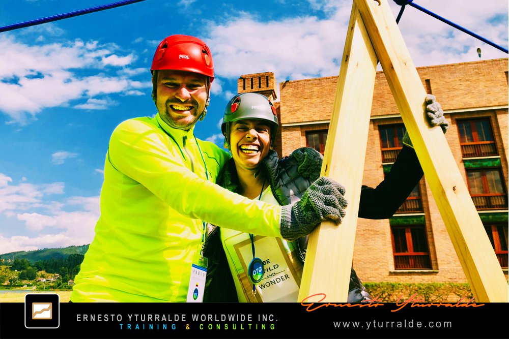 Equiperos | Team Building Colombia | Experiencias outdoor de confianza, colaboración y valores corporativos
